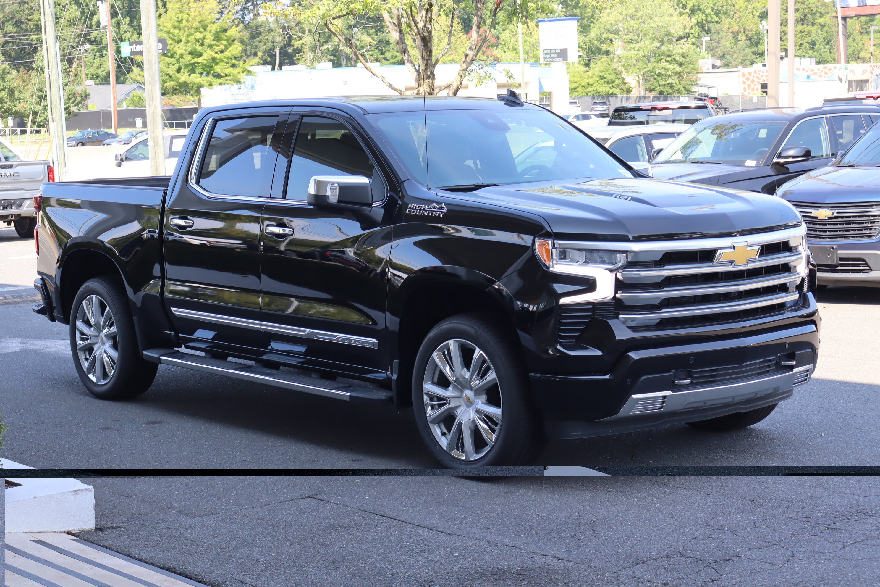 New 2026 Chevrolet Silverado 1500 High Country w/ High Country Premium Package AWD/4WD image 2