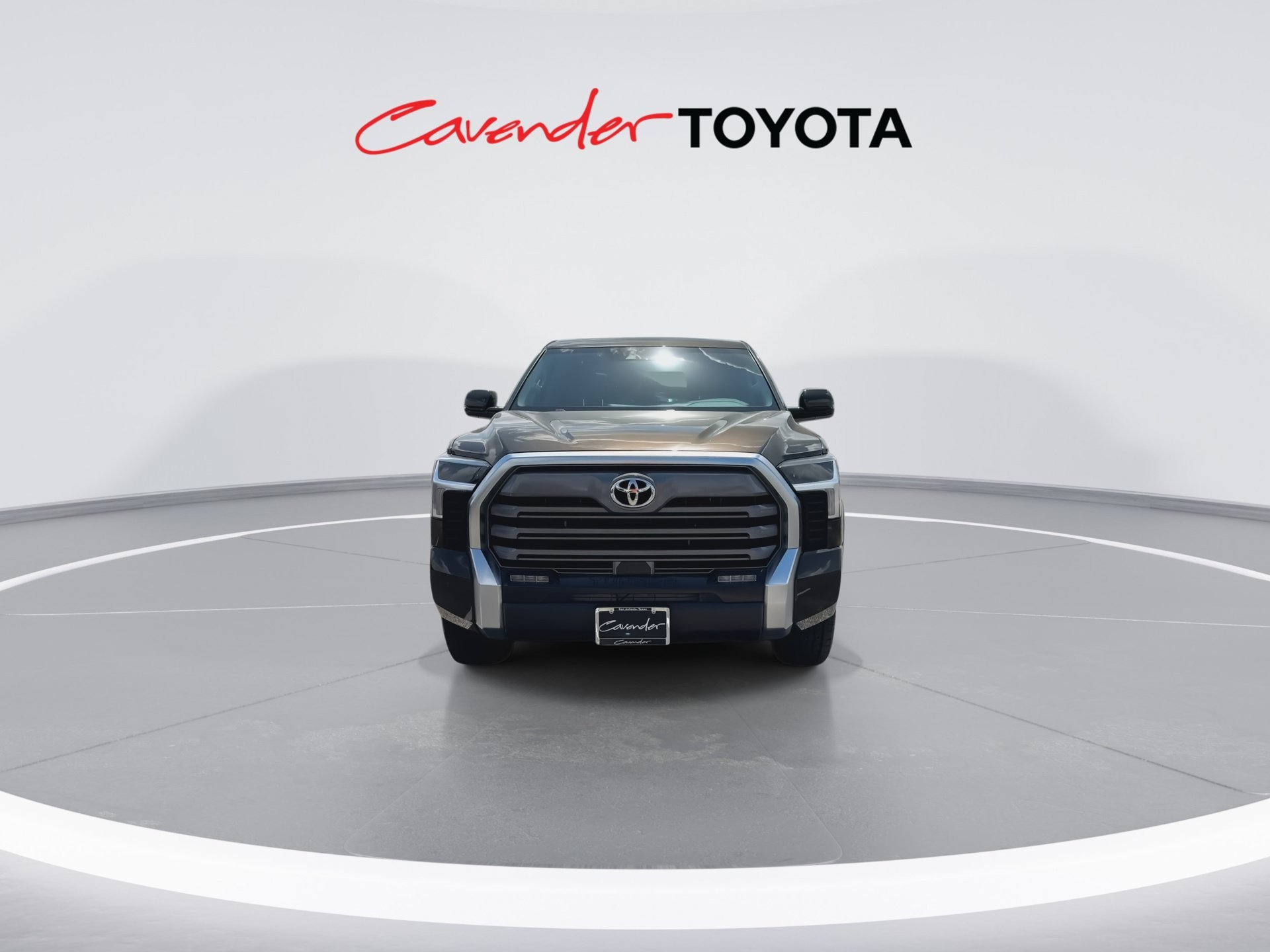 Used 2023 Toyota Tundra Limited w/ Power Package AWD/4WD image 3
