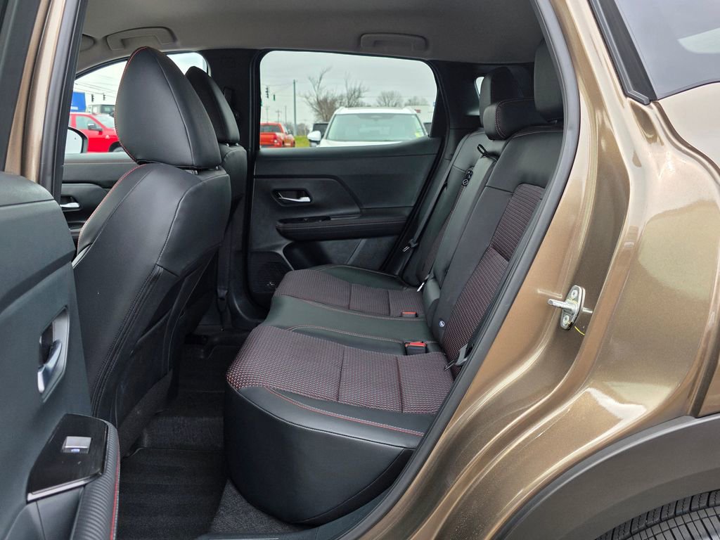 Used 2025 Nissan Kicks SR image 30