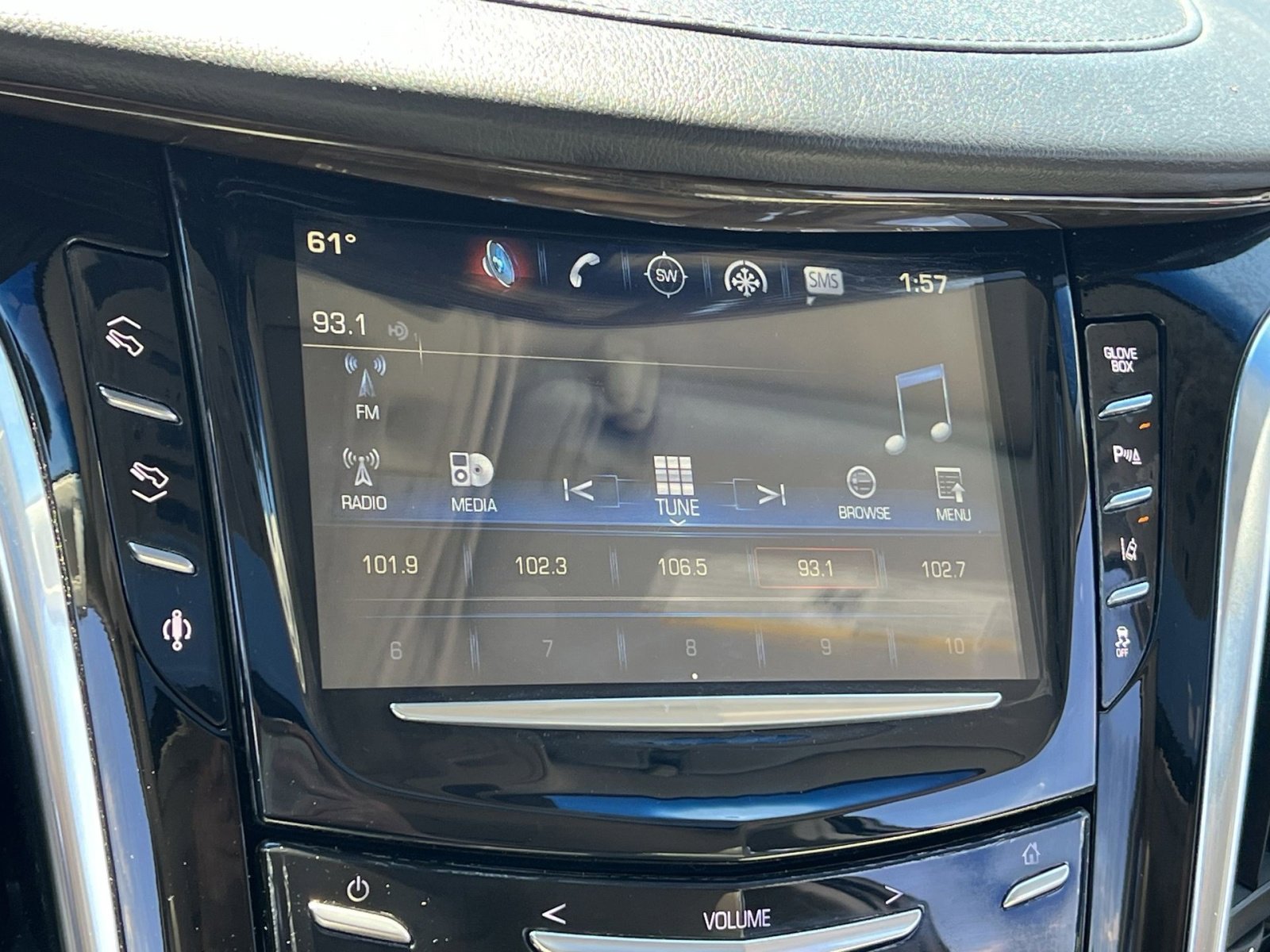 Used 2018 Cadillac Escalade Premium Luxury RWD image 26