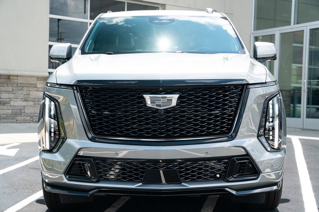 Used 2025 Cadillac Escalade V w/ LPO, ONYX Package AWD/4WD image 4