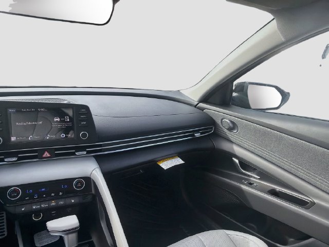 New 2026 Hyundai Elantra SEL Sport FWD image 24