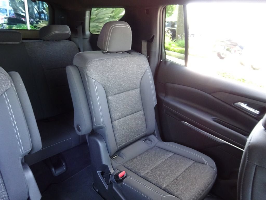 New 2026 Chevrolet Traverse LT w/ Midnight/Sport Edition FWD image 16