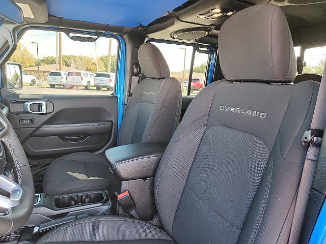 Used 2023 Jeep Gladiator Overland w/ Cold Weather Group AWD/4WD image 12