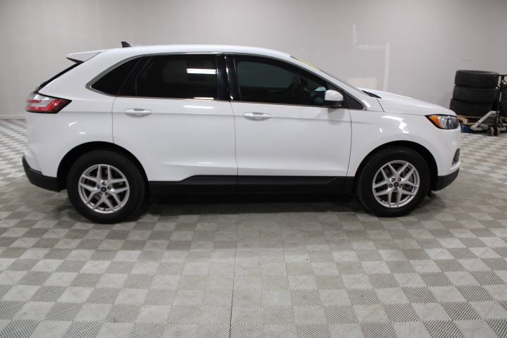 Used 2022 Ford Edge SEL image 11