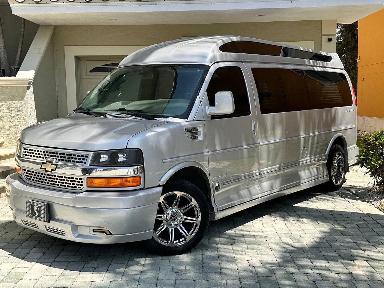 Used 2015 Chevrolet Express 2500 Extended RWD image 4