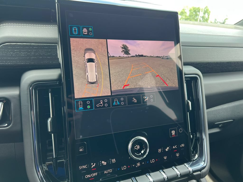 New 2026 GMC Yukon XL AT4 Ultimate AWD/4WD image 25