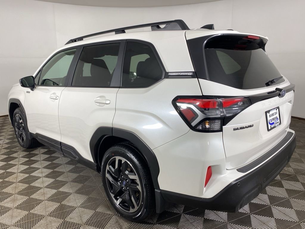 Used 2025 Subaru Forester Limited image 9