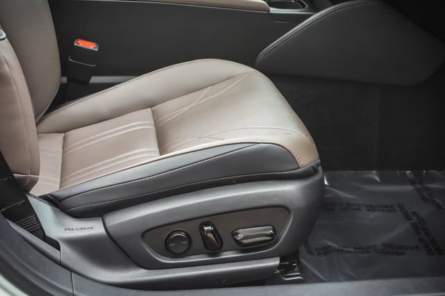 Certified 2025 Lexus ES 300h w/ Accessory Package (Z2) FWD image 25