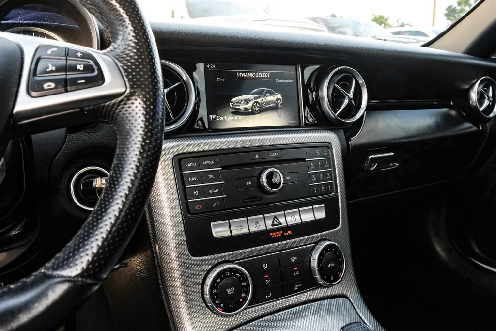 Used 2017 Mercedes-Benz SLC 300 image 21