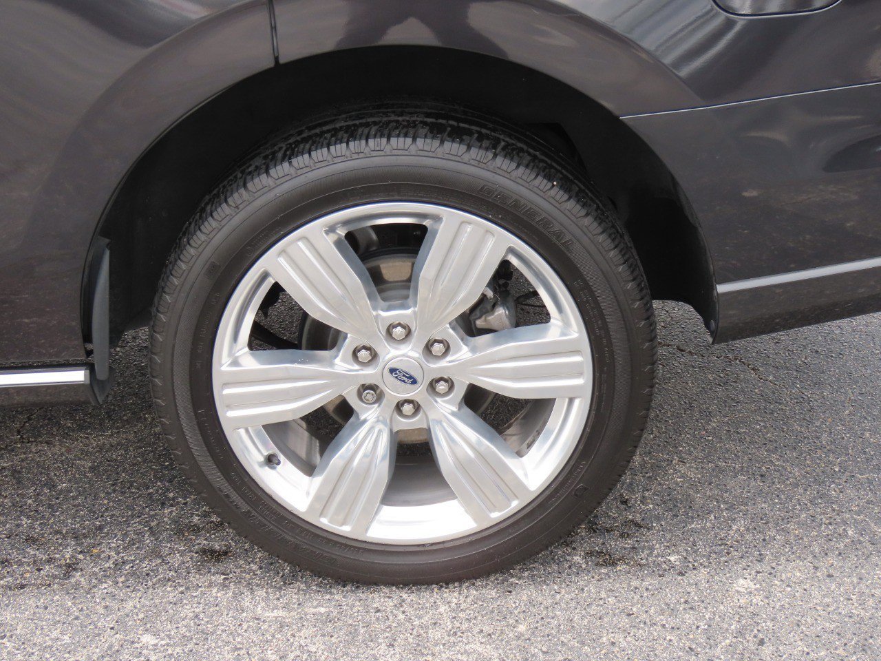 Certified 2023 Ford Expedition Platinum RWD image 16