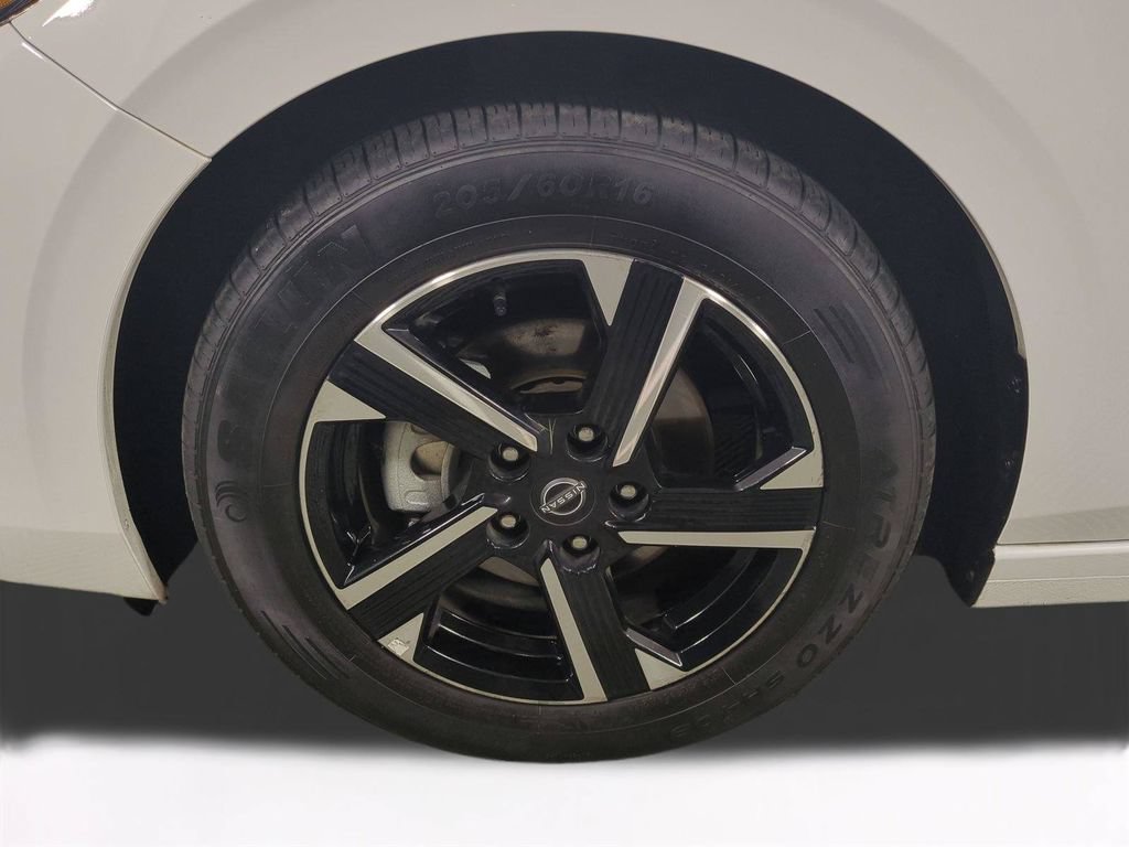 Used 2025 Nissan Sentra SV FWD image 11