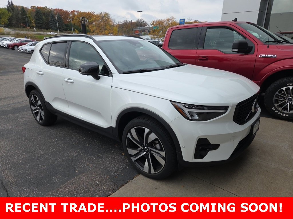 Used 2023 Volvo XC40 B5 Ultimate w/ Climate Package