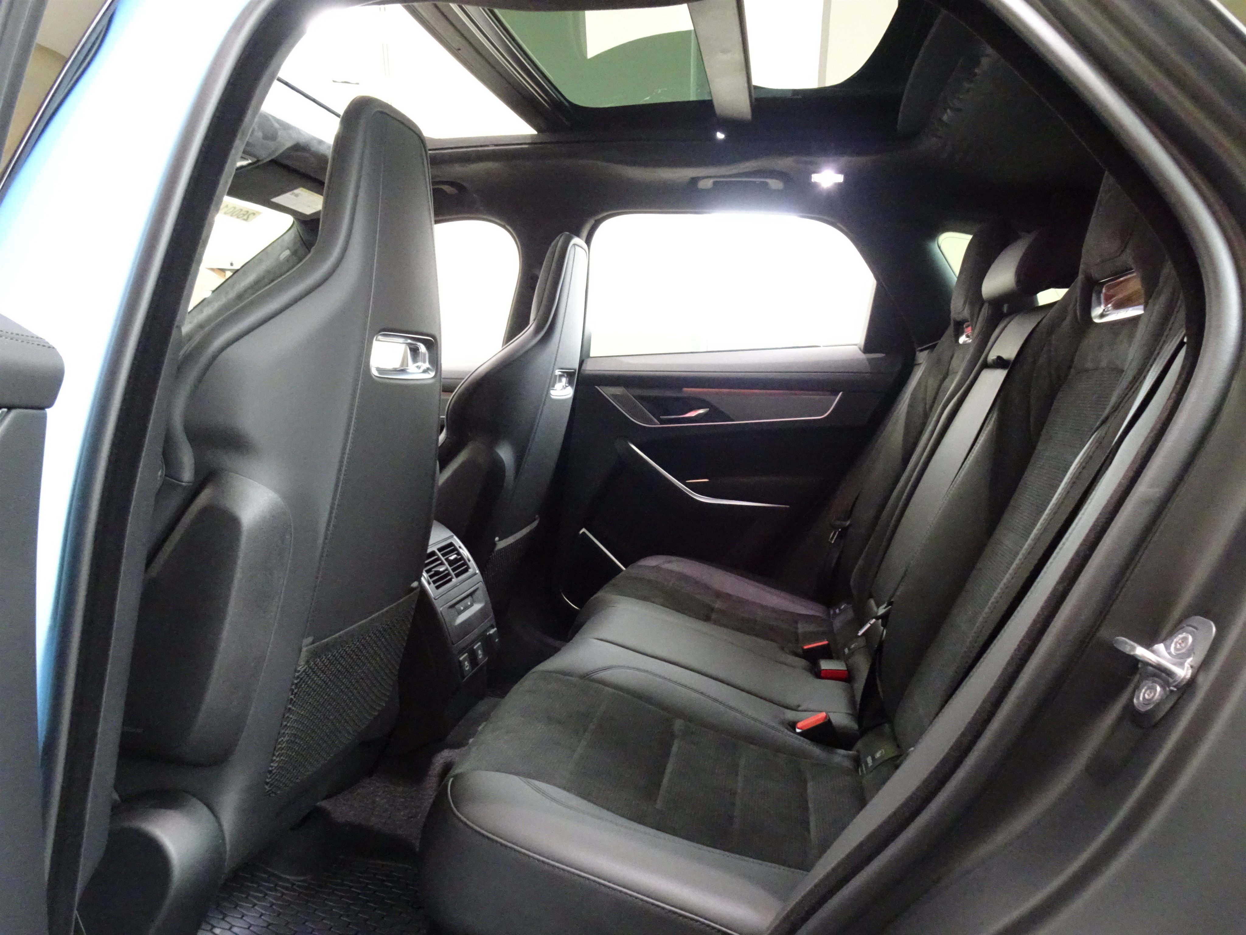 New 2026 Jaguar F-PACE SVR 575 Edition image 19