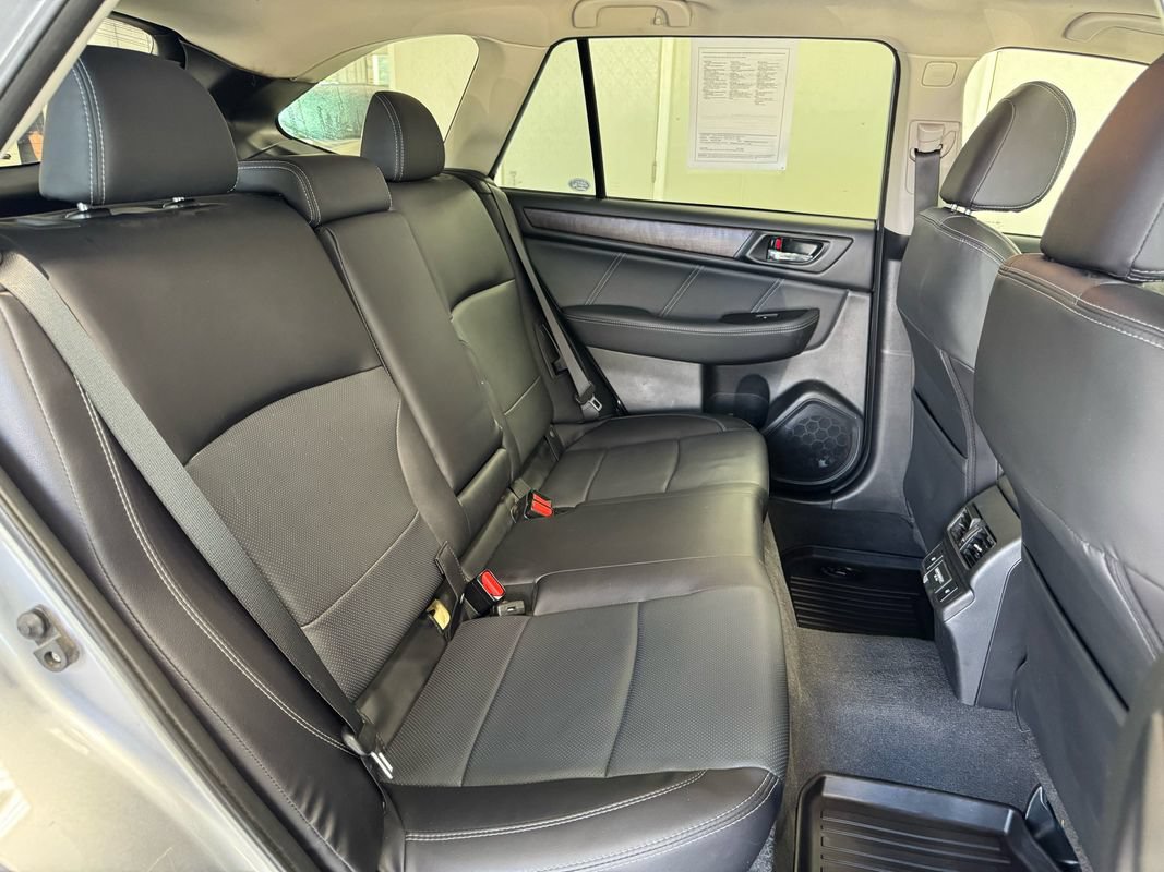 Used 2018 Subaru Outback 3.6R Limited AWD/4WD image 28