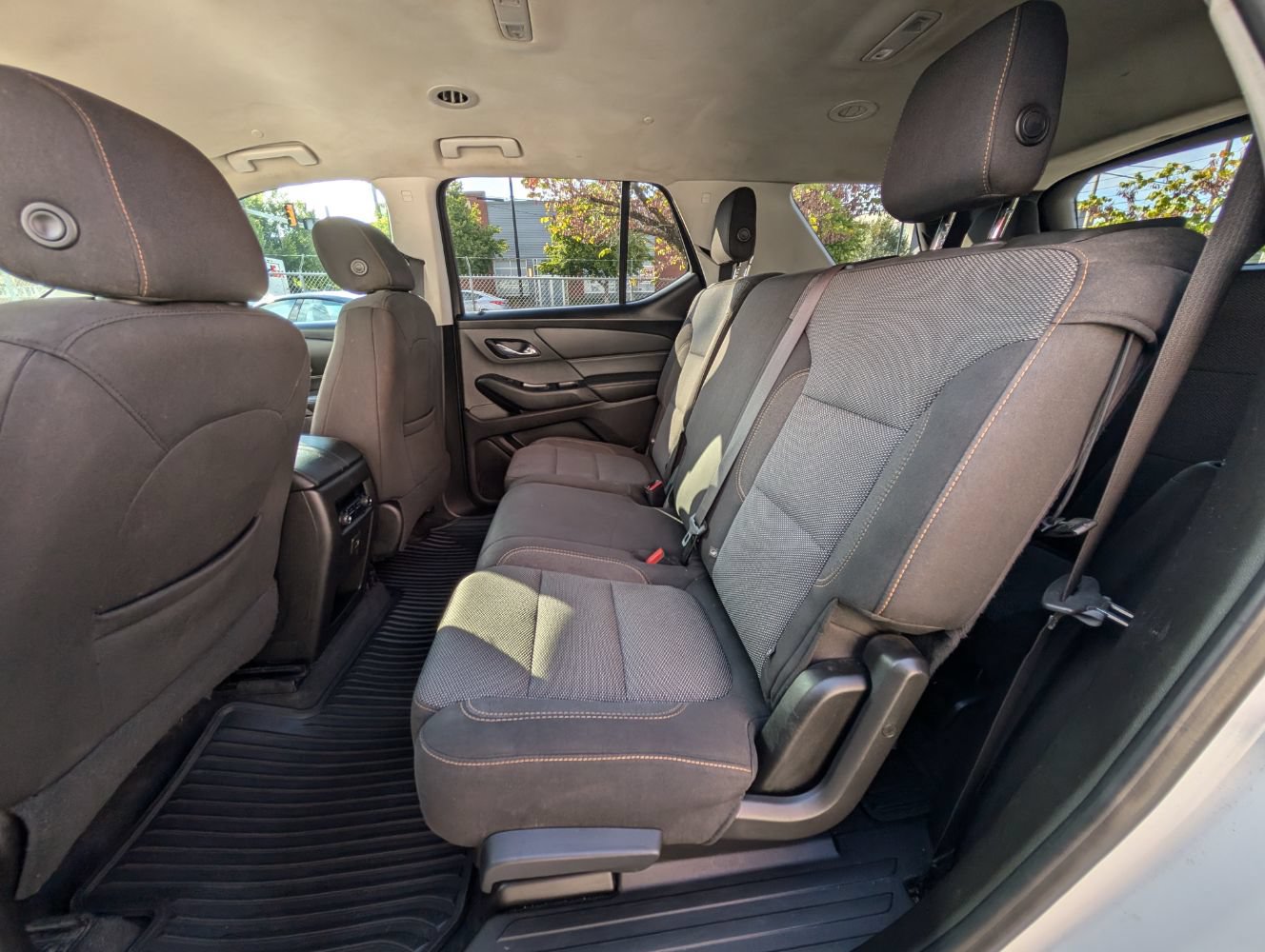 Used 2018 Chevrolet Traverse LS FWD image 17