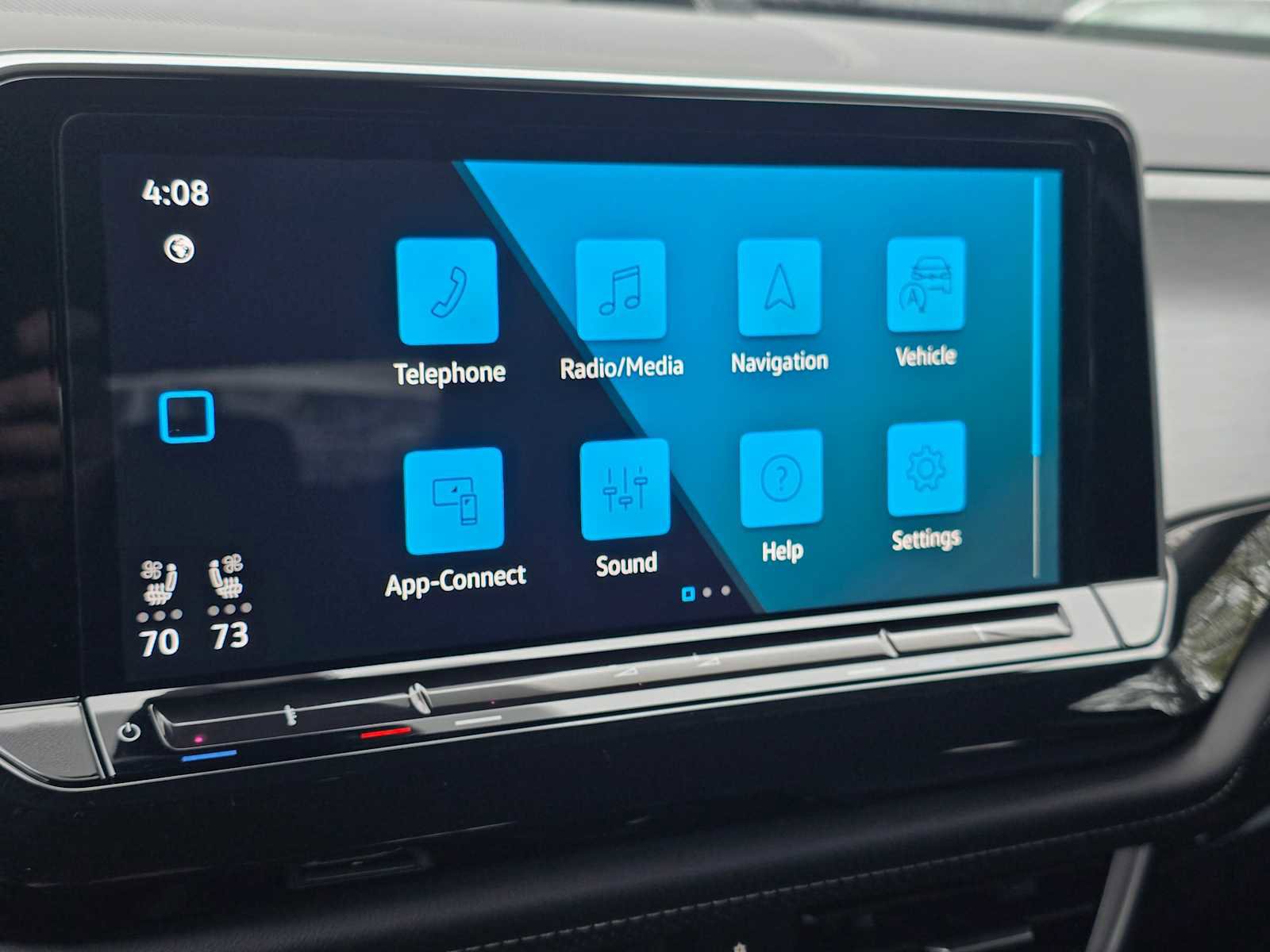 Used 2025 Volkswagen Atlas Cross Sport SE image 27