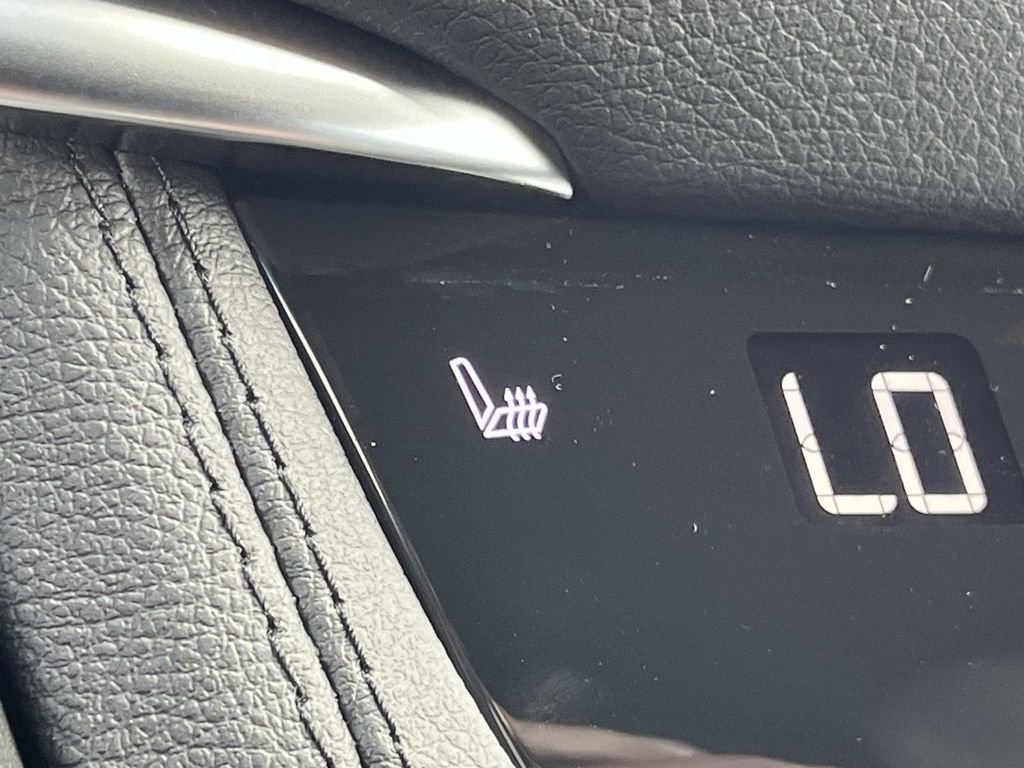 New 2025 Cadillac XT6 Luxury image 36