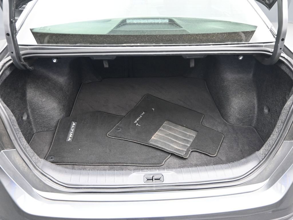 Used 2025 Nissan Altima 2.5 SV image 11
