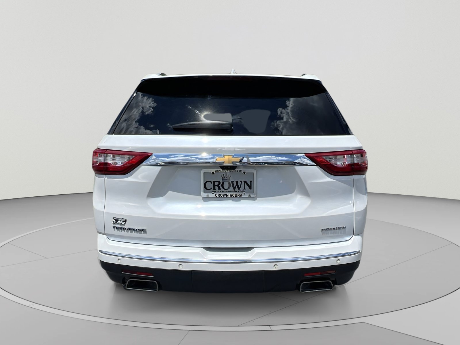 Used 2019 Chevrolet Traverse Premier w/ Driver Confidence II Package FWD image 4