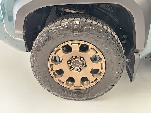 Certified 2025 Toyota 4Runner Trailhunter AWD/4WD image 27
