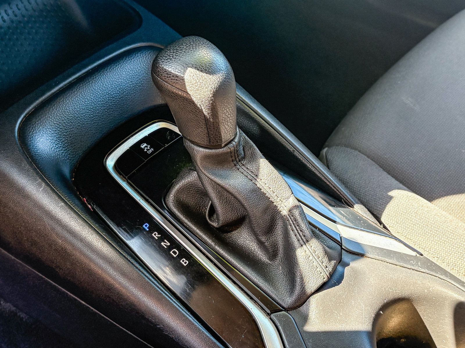 Used 2024 Toyota Corolla LE FWD image 19