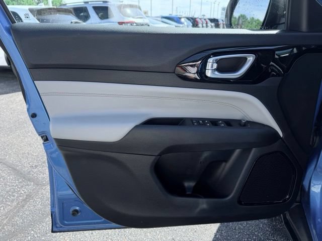 Certified 2022 Jeep Compass Limited AWD/4WD image 12