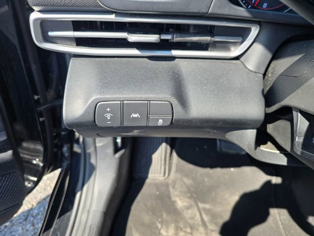 Used 2021 Hyundai Elantra SEL image 19