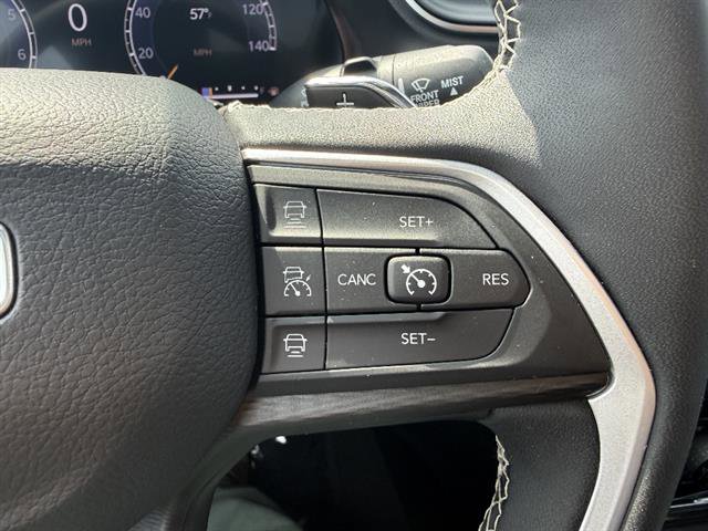 Used 2023 Jeep Grand Cherokee Altitude AWD/4WD image 38