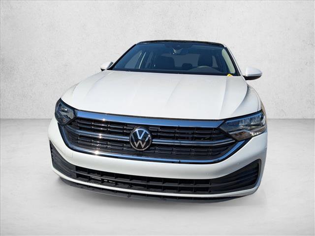 Used 2023 Volkswagen Jetta SE w/ Panoramic Sunroof Package image 9