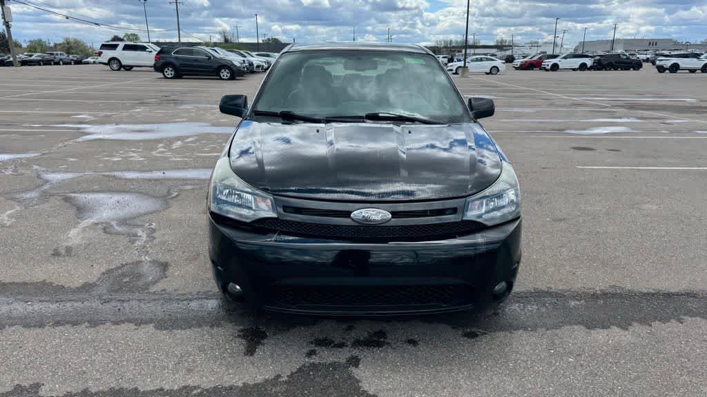 Used 2010 Ford Focus SES FWD image 2