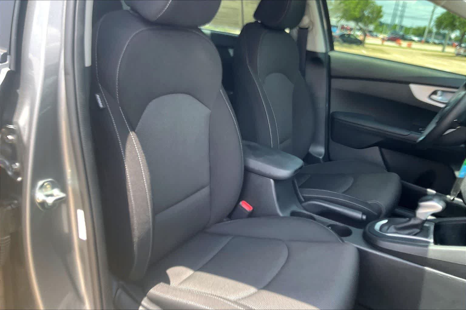 Certified 2022 Kia Forte LXS FWD image 11