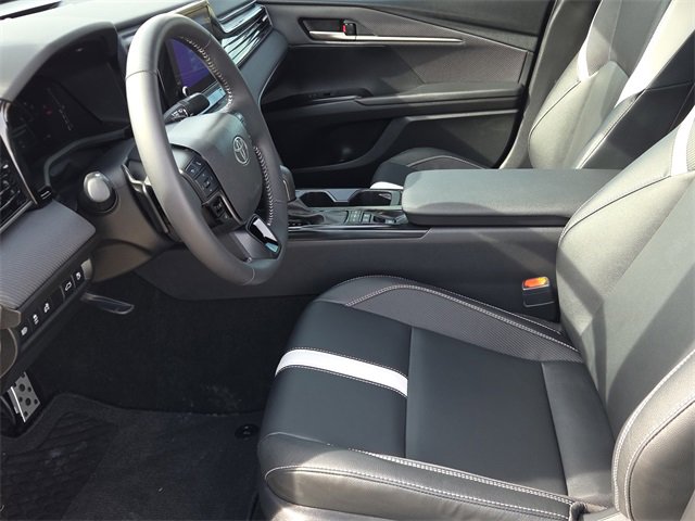 Used 2025 Toyota Camry SE image 17