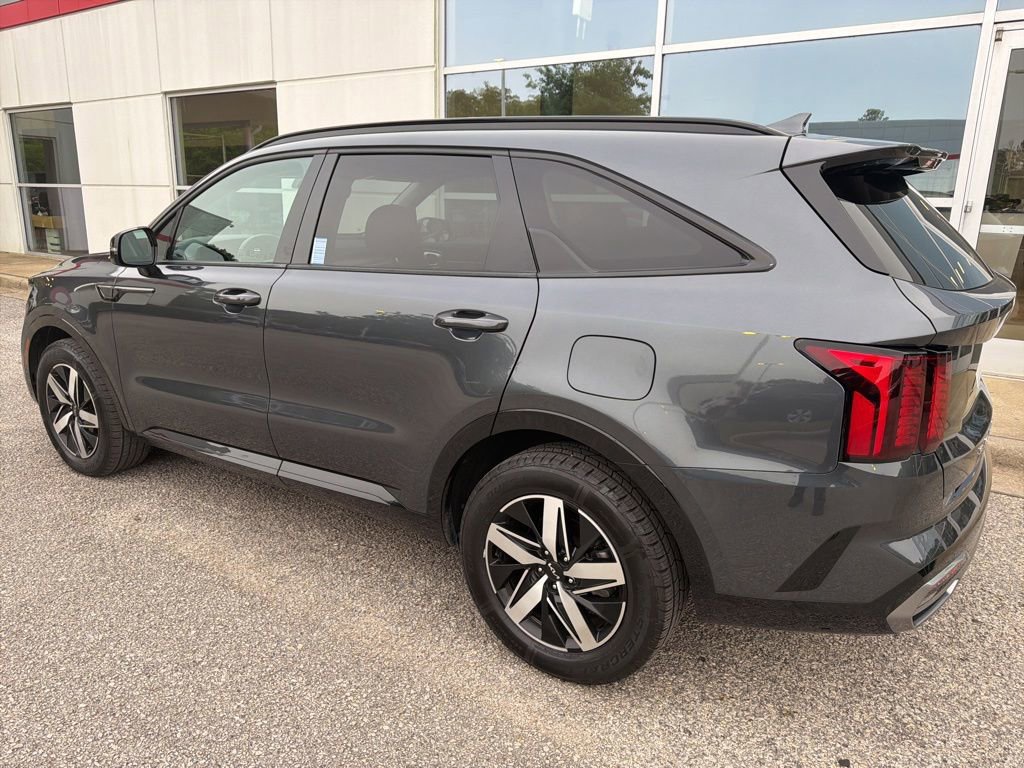 Used 2022 Kia Sorento S w/ Panoramic Sunroof Package FWD image 2