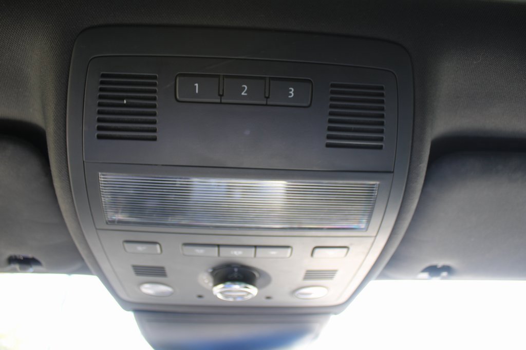 Used 2017 Volkswagen Touareg Wolfsburg Edition image 54