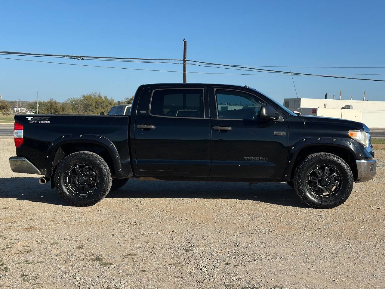 Used 2017 Toyota Tundra SR5 w/ SR5 Upgrade Package image 7