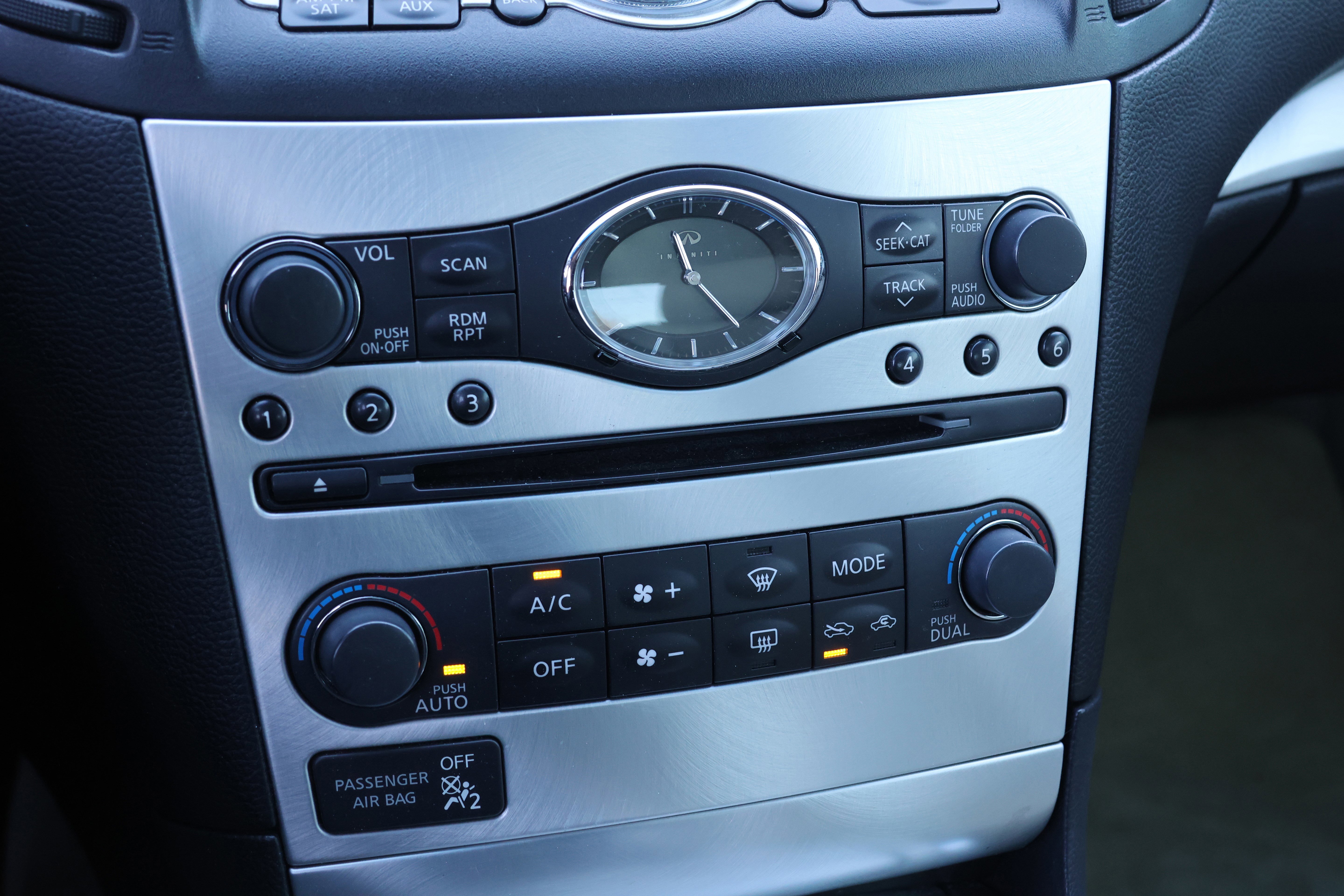 Used 2013 INFINITI G37 x w/ Premium Pkg image 27