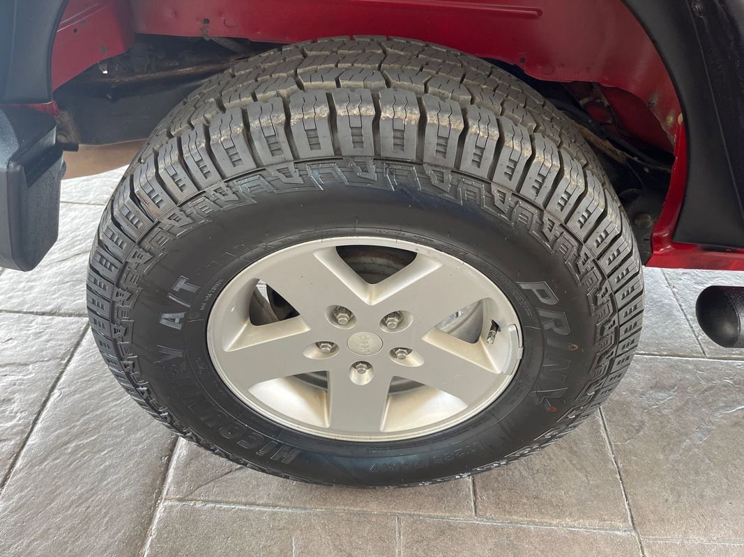 Used 2010 Jeep Wrangler Unlimited Sport image 20