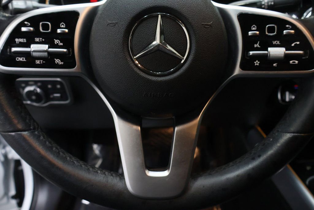 Used 2020 Mercedes-Benz GLB 250 w/ Premium Package image 19