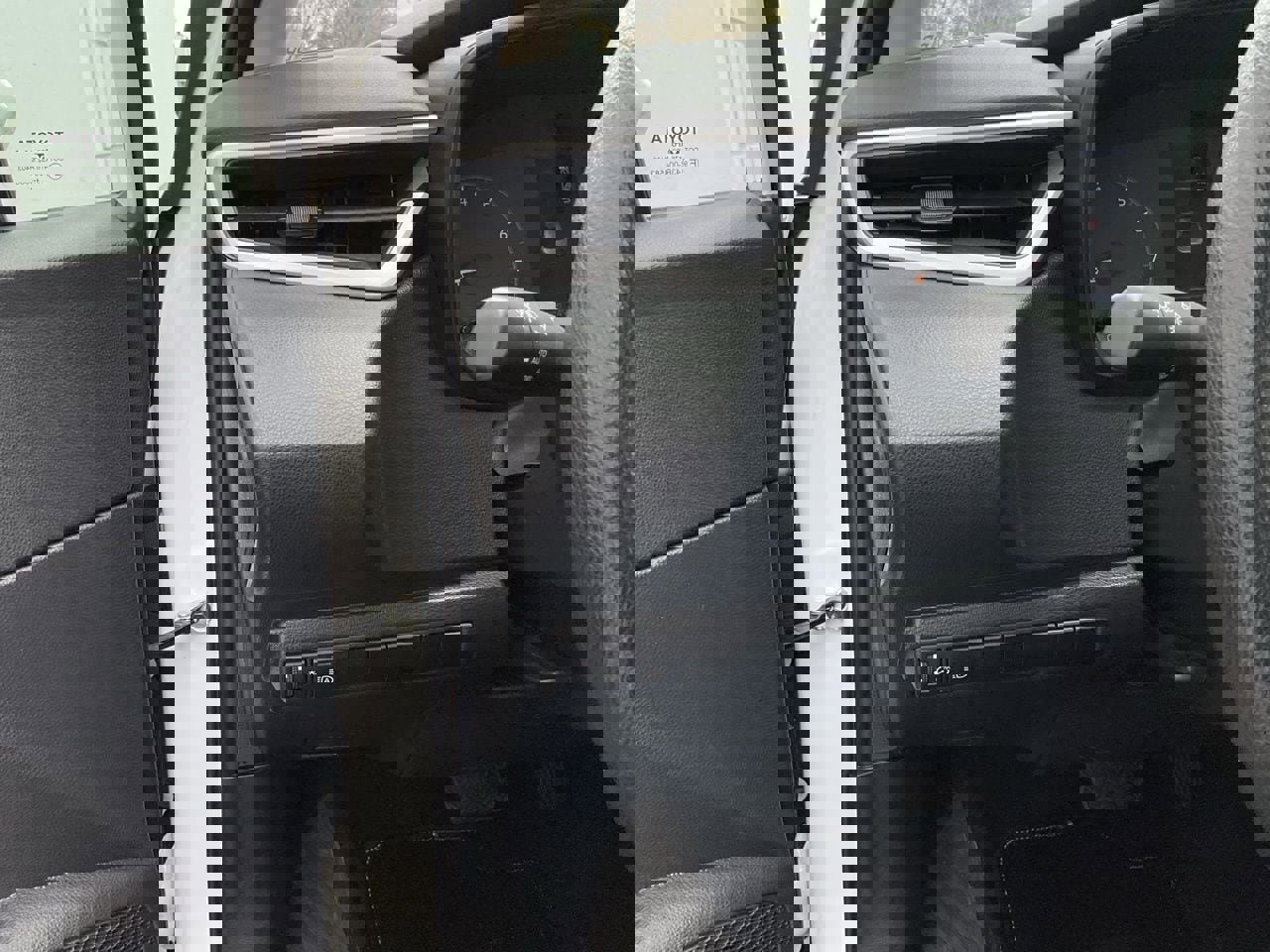 Used 2025 Toyota Corolla LE image 20