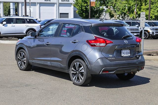 Used 2019 Nissan Kicks SV FWD image 2