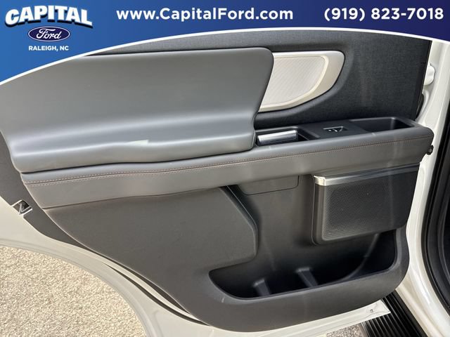 Certified 2025 Ford Expedition Active AWD/4WD image 17