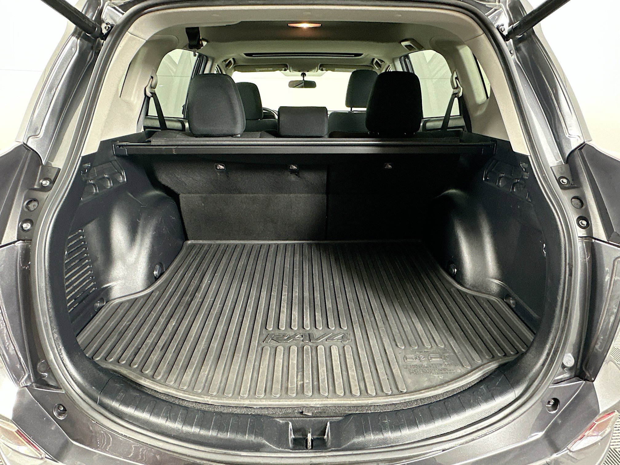 Used 2016 Toyota RAV4 XLE image 26