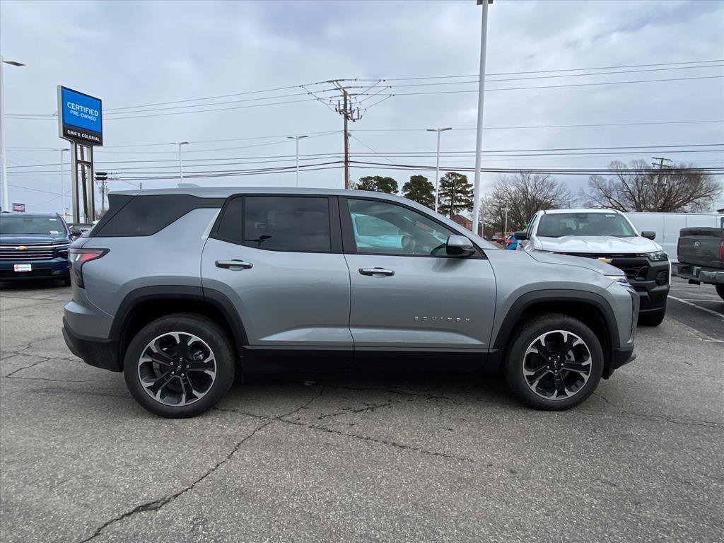 New 2026 Chevrolet Equinox LT w/ Convenience Package II image 2