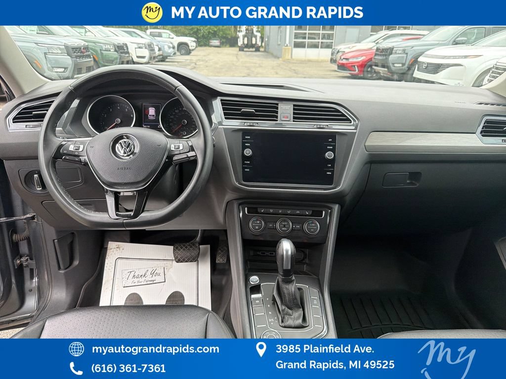 Used 2020 Volkswagen Tiguan SE AWD/4WD image 12