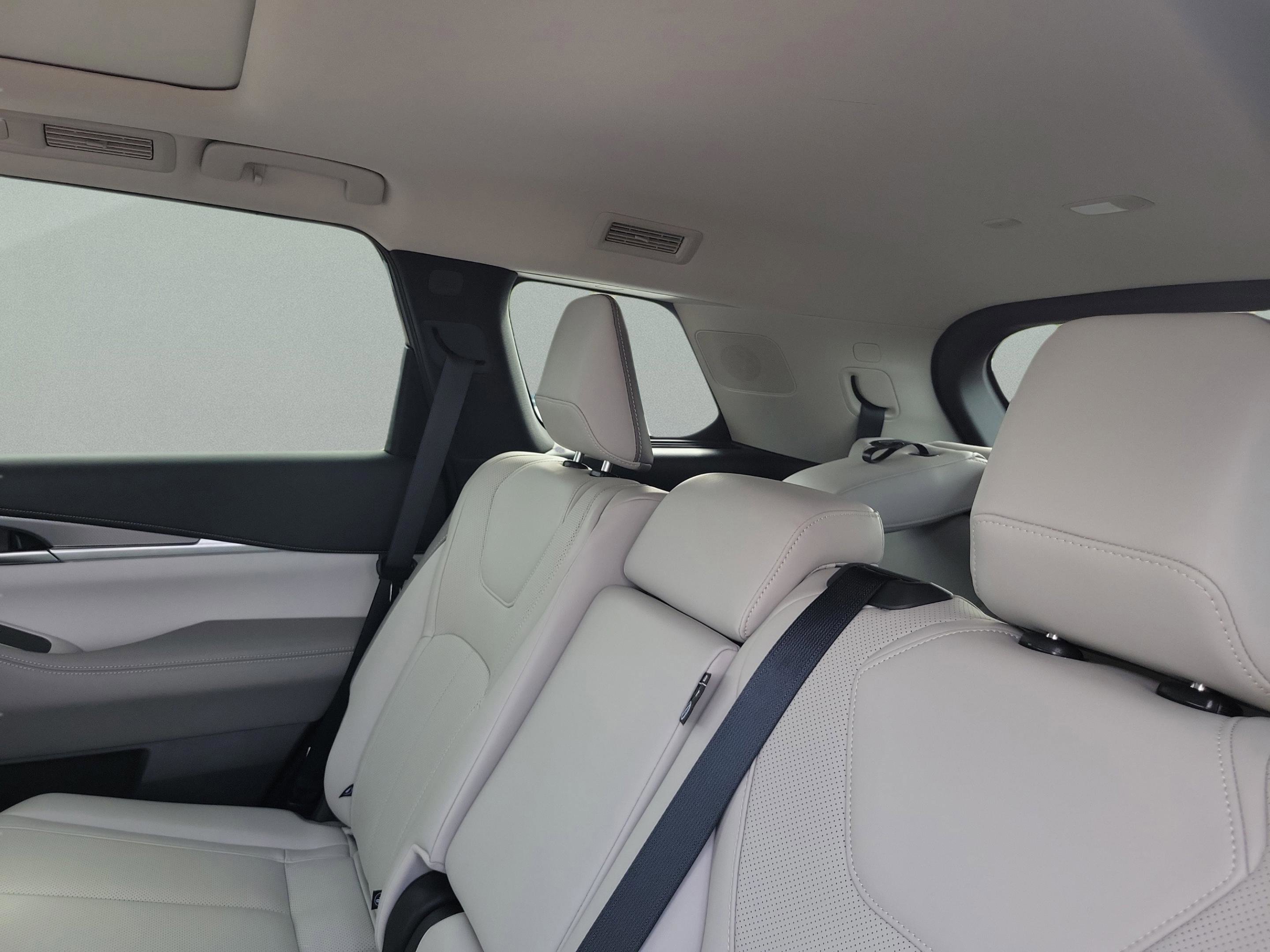 Certified 2026 INFINITI QX60 Pure w/ Cargo Package image 30