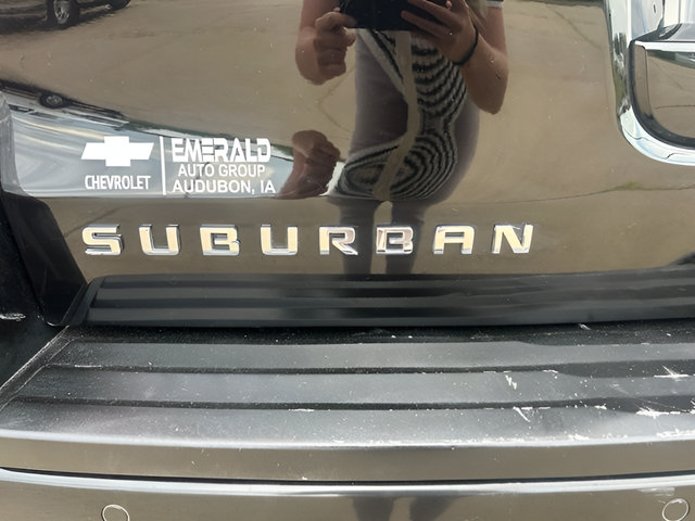 Used 2018 Chevrolet Suburban LT AWD/4WD image 19