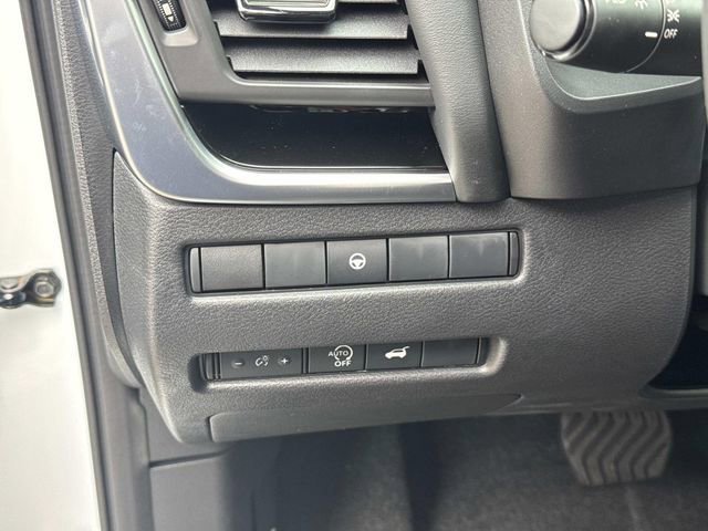 New 2026 Nissan Rogue SV image 25