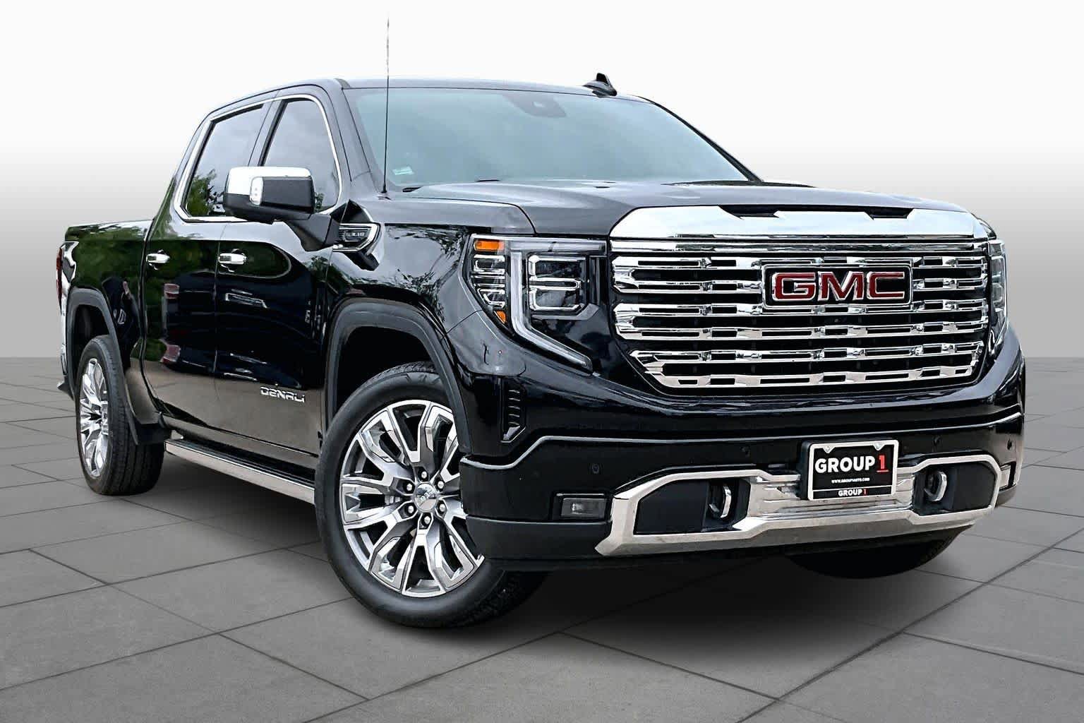 Used 2023 GMC Sierra 1500 Denali w/ Denali Reserve Package AWD/4WD image 3