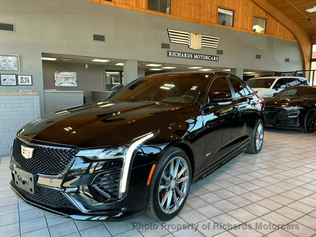 Used 2025 Cadillac CT4 V image 1